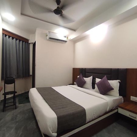 Hotel Earth Inn, Subhash Bridge, Rto Circle, Ahmedabad Ngoại thất bức ảnh
