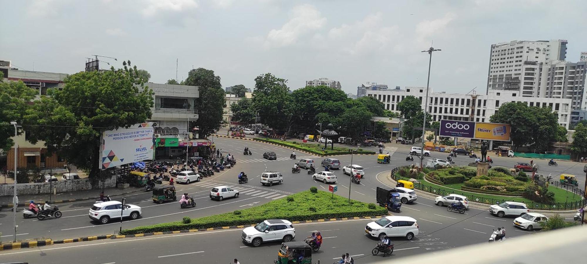Hotel Earth Inn, Subhash Bridge, Rto Circle, Ahmedabad Ngoại thất bức ảnh