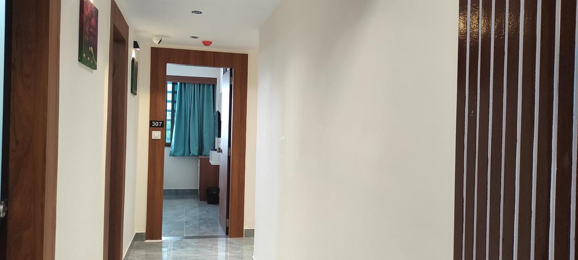 Hotel Earth Inn, Subhash Bridge, Rto Circle, Ahmedabad Ngoại thất bức ảnh