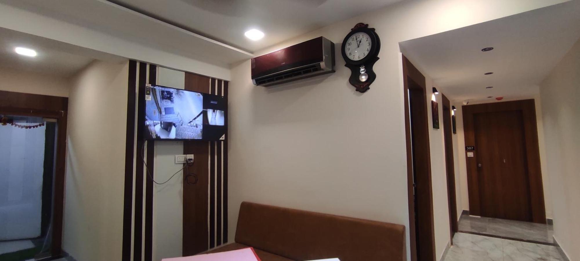Hotel Earth Inn, Subhash Bridge, Rto Circle, Ahmedabad Ngoại thất bức ảnh