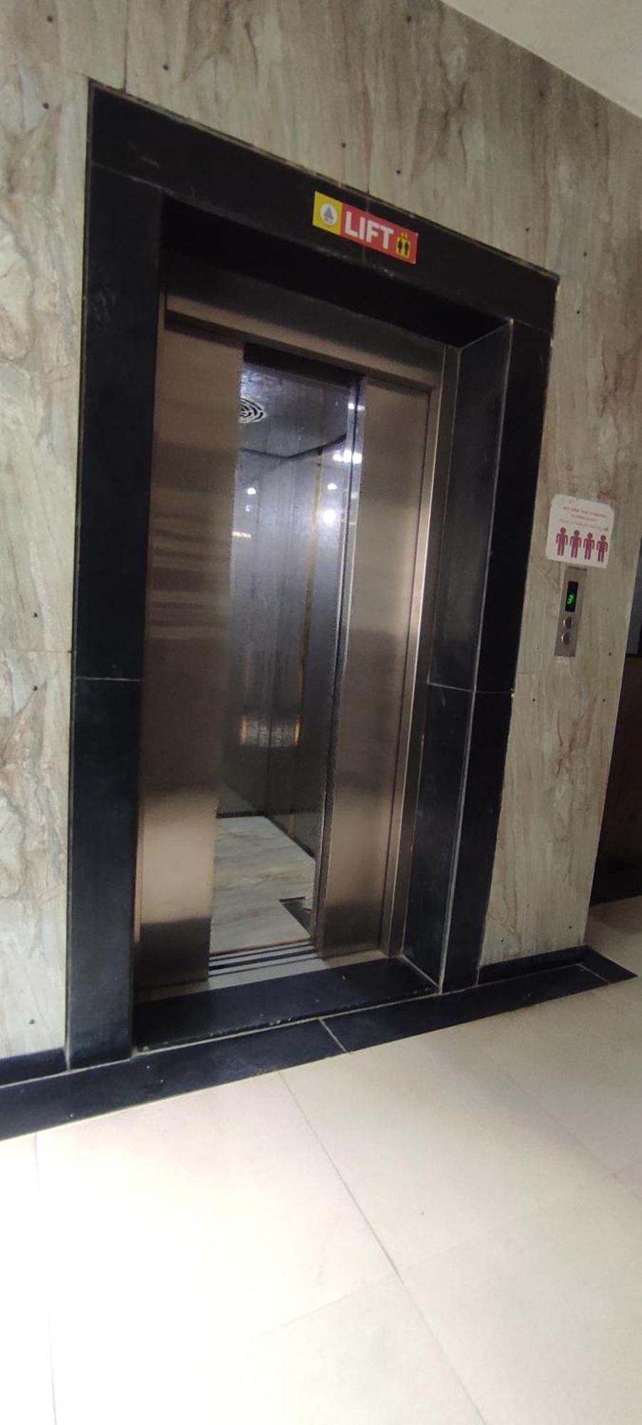 Hotel Earth Inn, Subhash Bridge, Rto Circle, Ahmedabad Ngoại thất bức ảnh