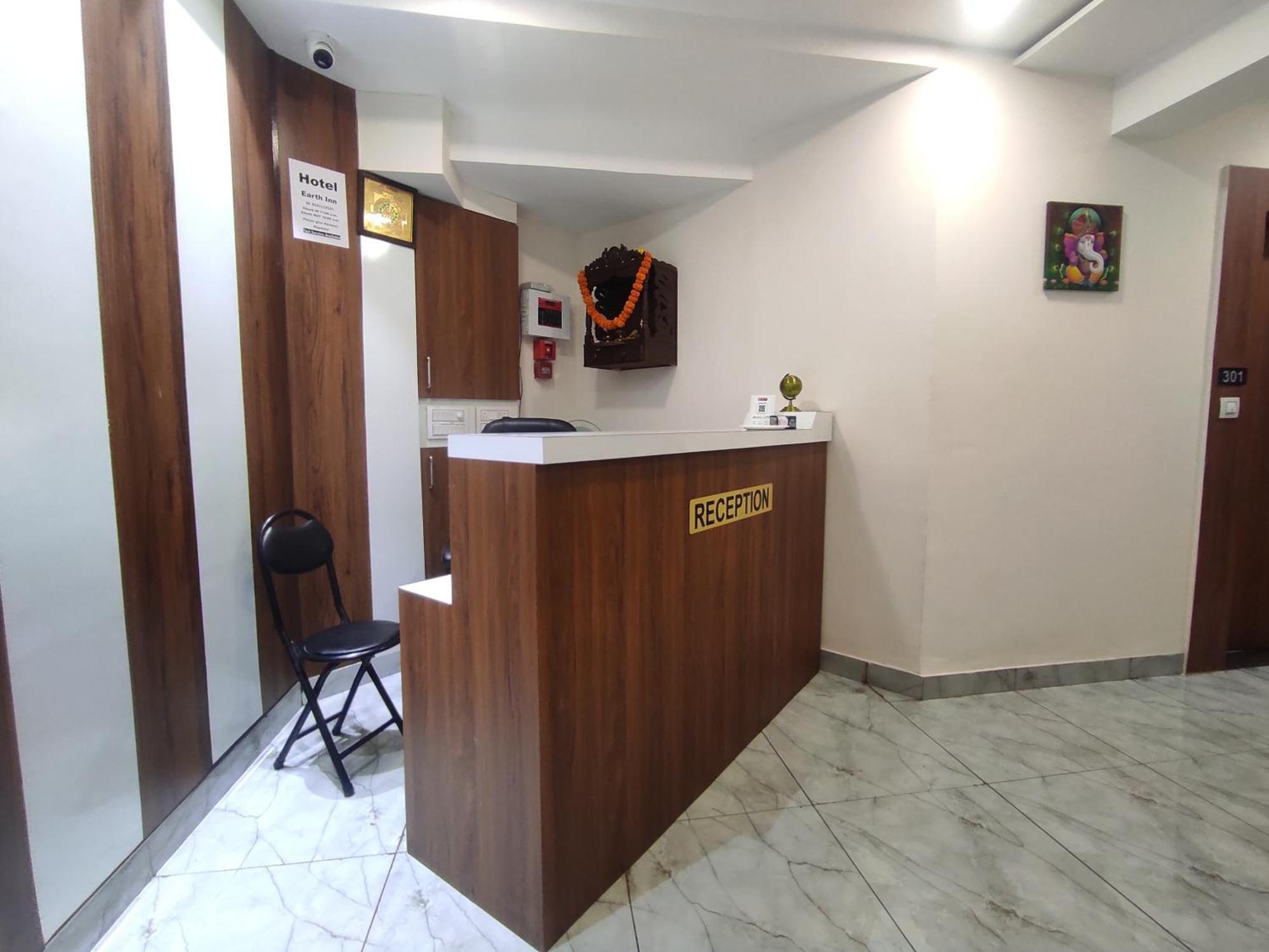 Hotel Earth Inn, Subhash Bridge, Rto Circle, Ahmedabad Ngoại thất bức ảnh