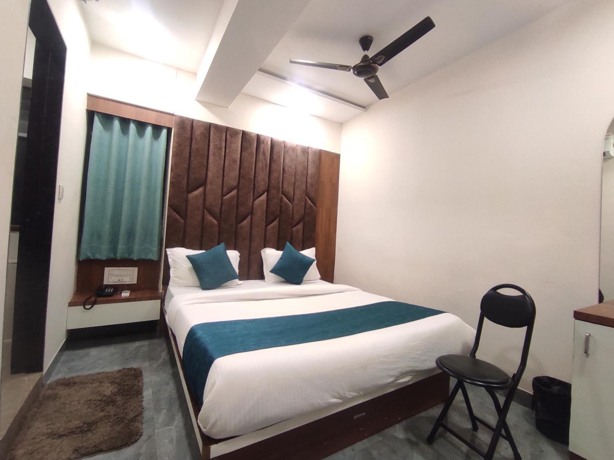 Hotel Earth Inn, Subhash Bridge, Rto Circle, Ahmedabad Ngoại thất bức ảnh